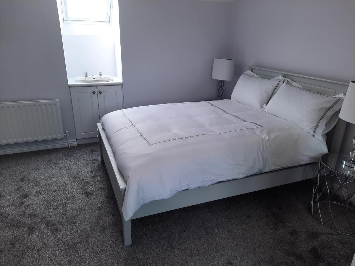 4 Bedroom, 15 Min To Limerick City Quiet Retreat. Kültér fotó