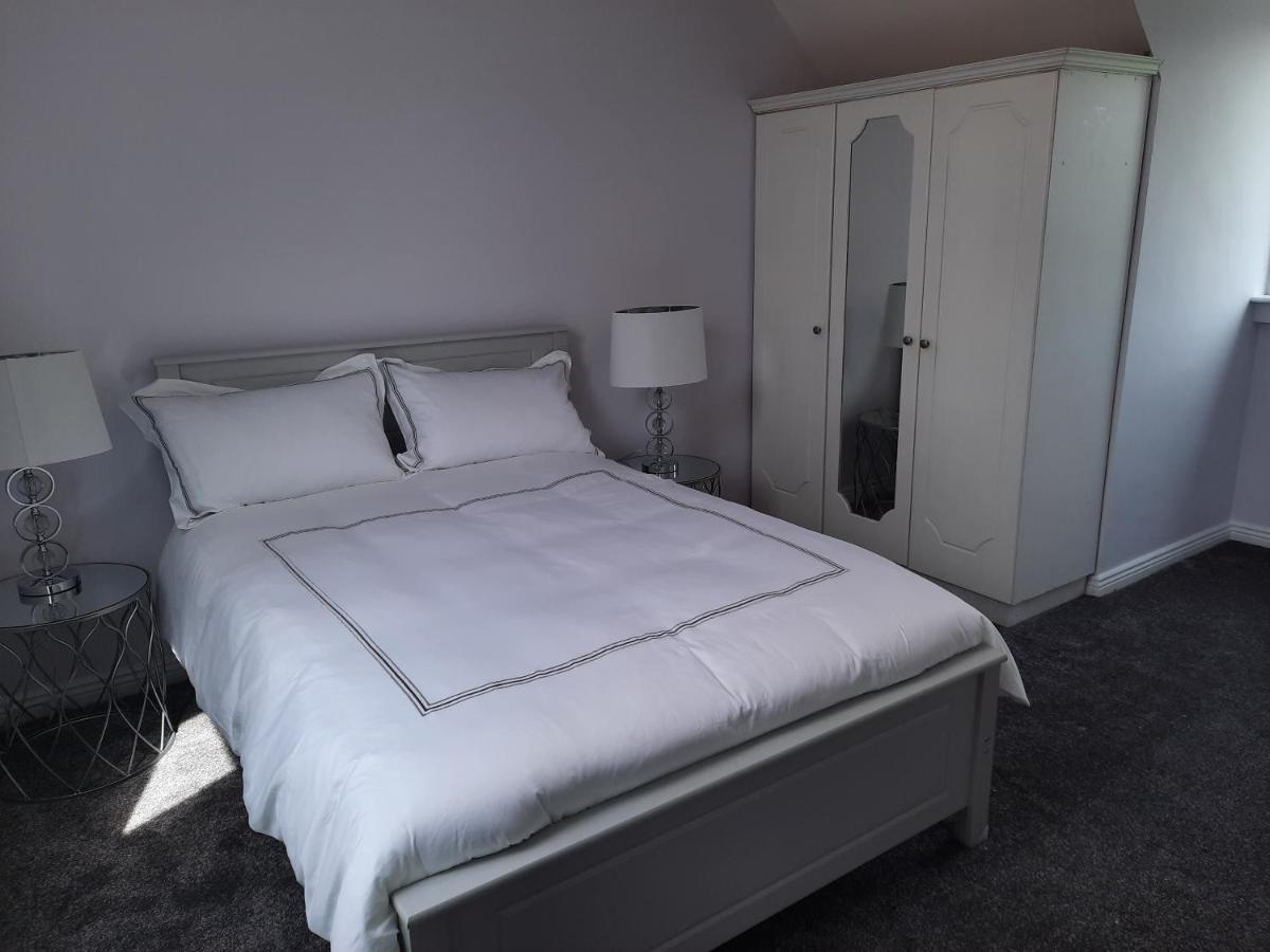 4 Bedroom, 15 Min To Limerick City Quiet Retreat. Kültér fotó