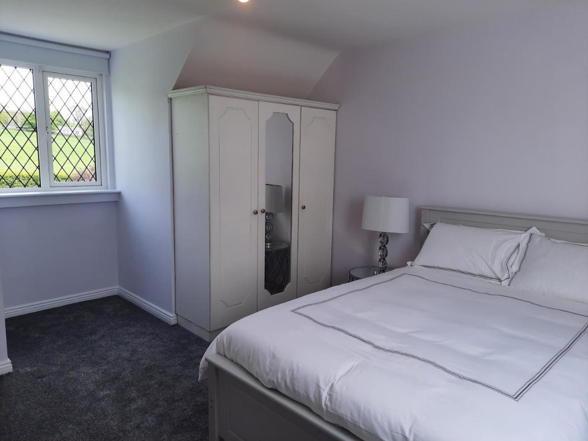 4 Bedroom, 15 Min To Limerick City Quiet Retreat. Kültér fotó