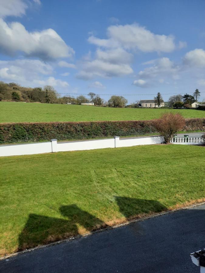 4 Bedroom, 15 Min To Limerick City Quiet Retreat. Kültér fotó