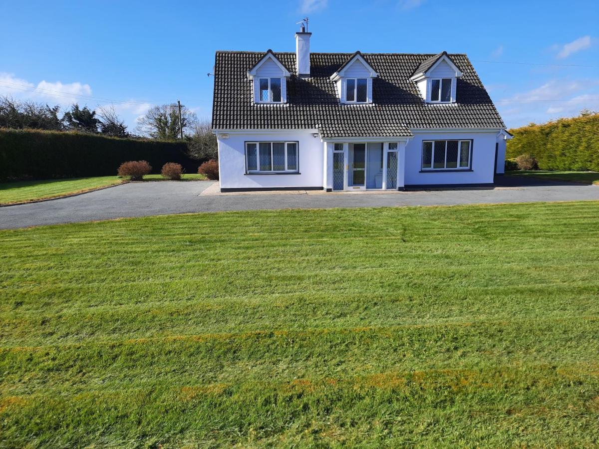 4 Bedroom, 15 Min To Limerick City Quiet Retreat. Kültér fotó