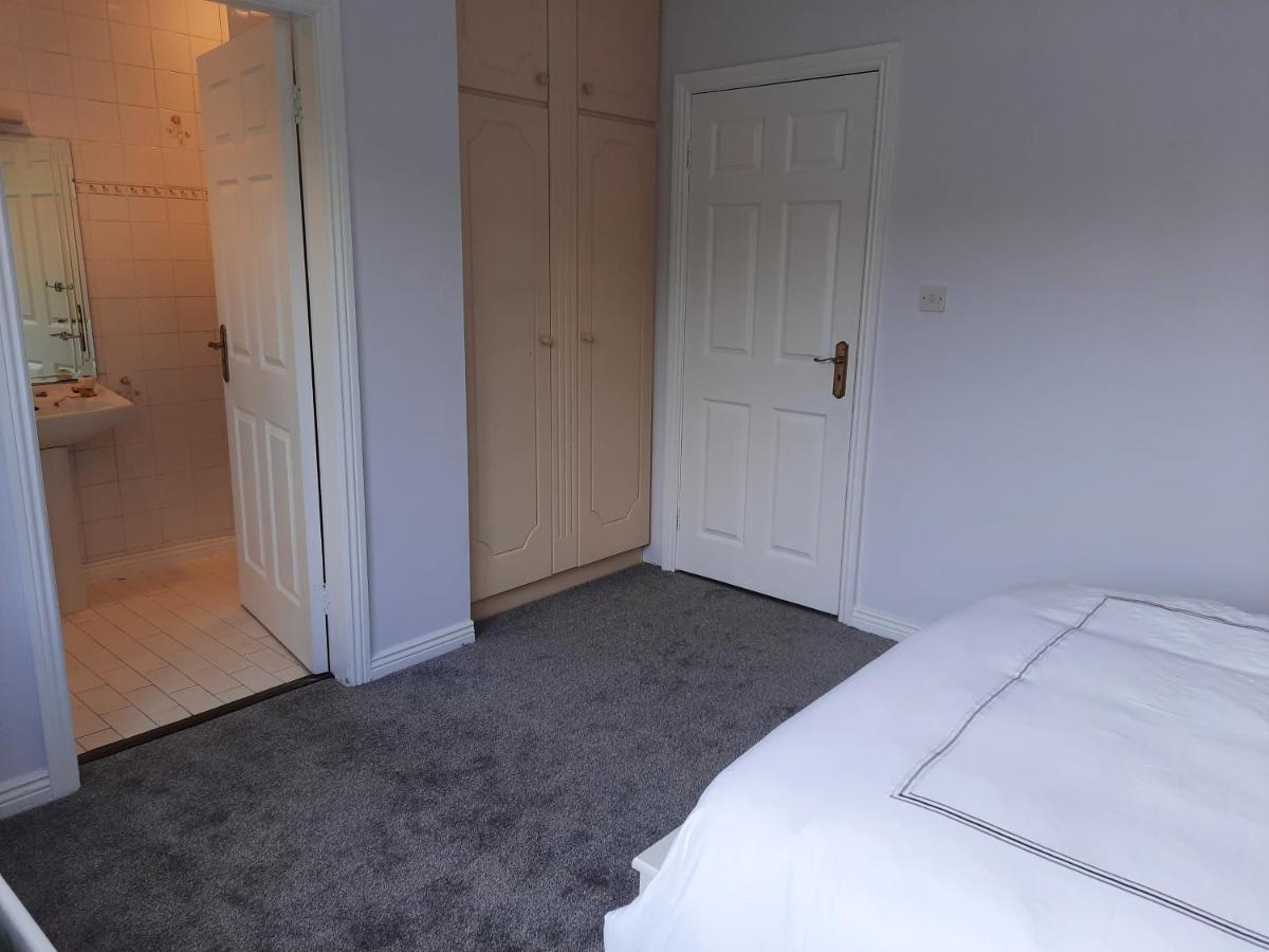 4 Bedroom, 15 Min To Limerick City Quiet Retreat. Kültér fotó