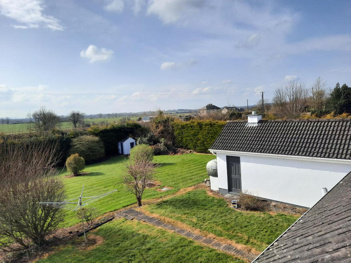 4 Bedroom, 15 Min To Limerick City Quiet Retreat. Kültér fotó