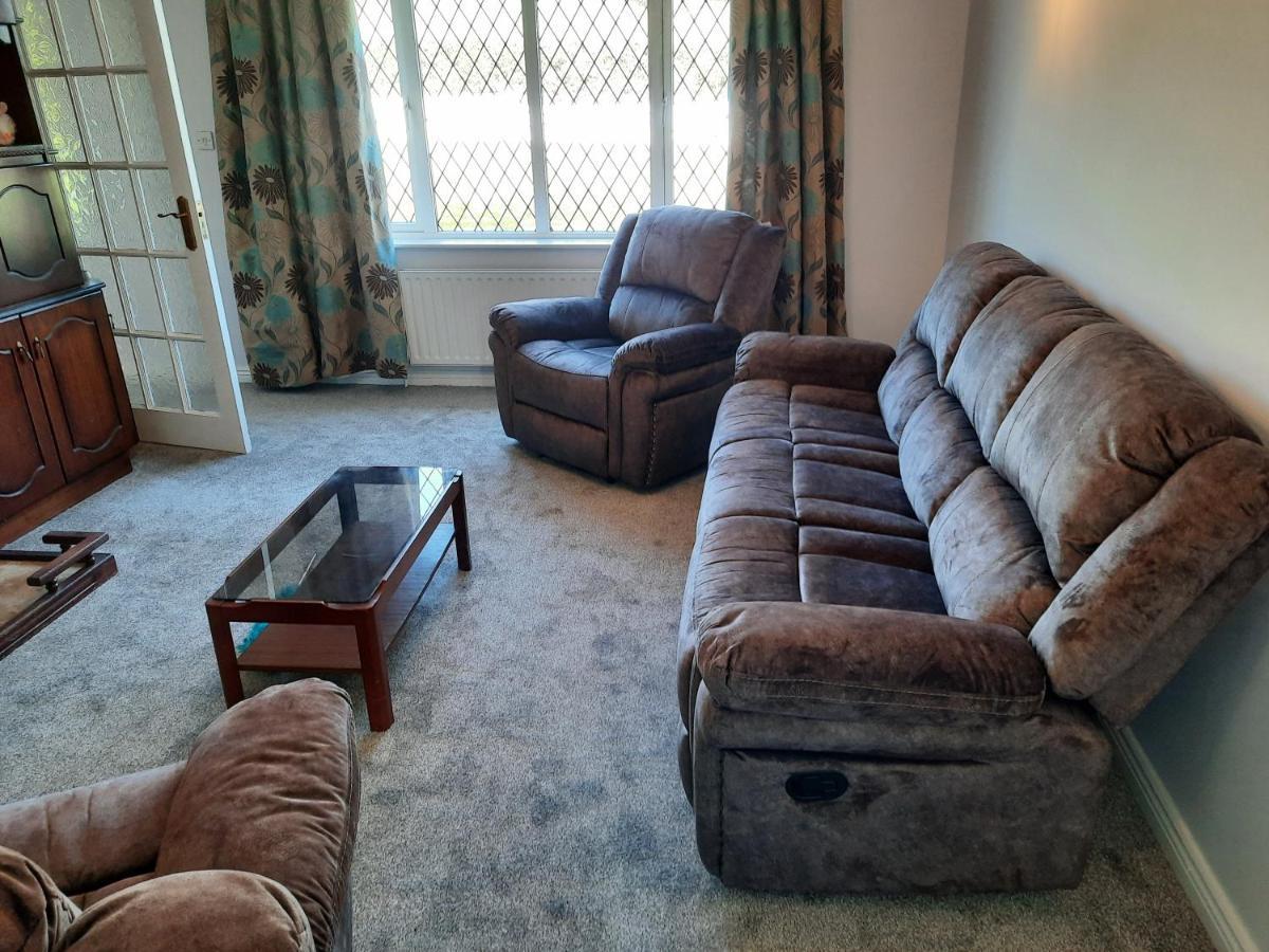 4 Bedroom, 15 Min To Limerick City Quiet Retreat. Kültér fotó